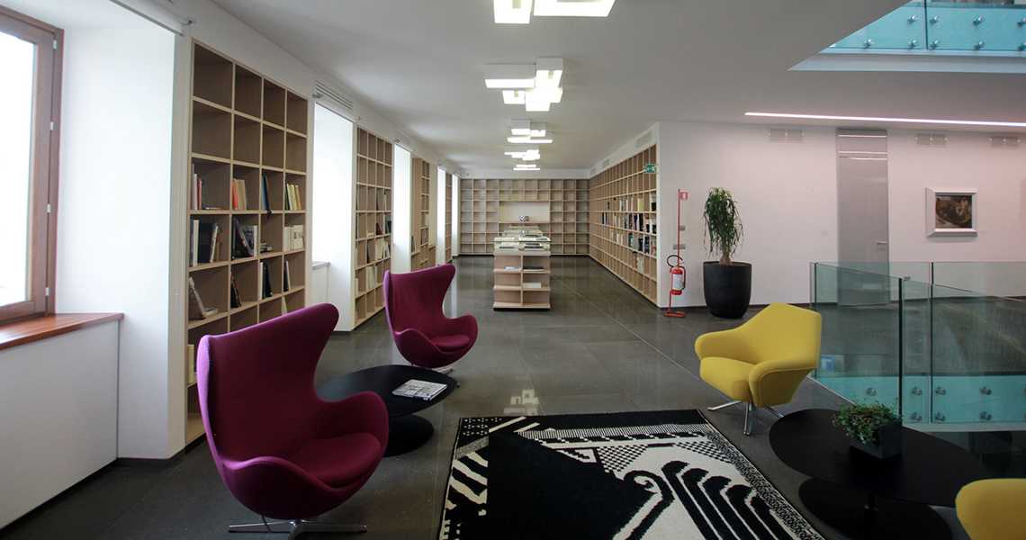 biblioteca secondo piano