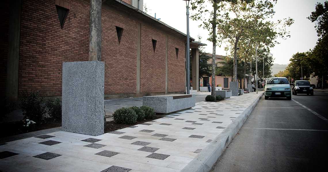 arredo urbano e sistemazione marciapiede